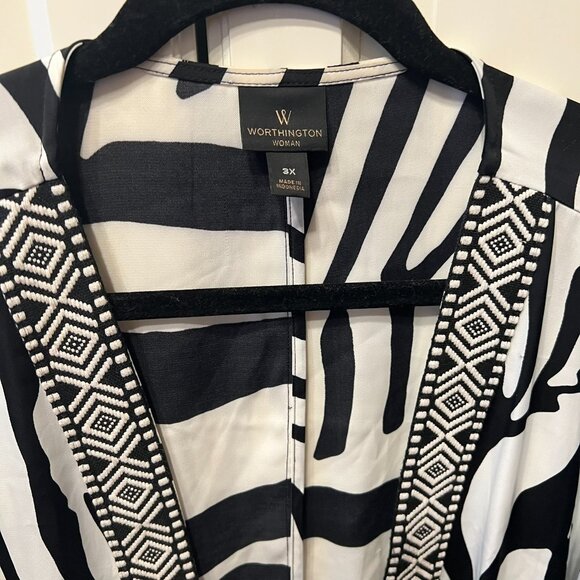 WORTHINGTON Black & White ¾ Sleeve Embroidered Zebra Print Kimono (Size 3X) - Picture 4 of 8